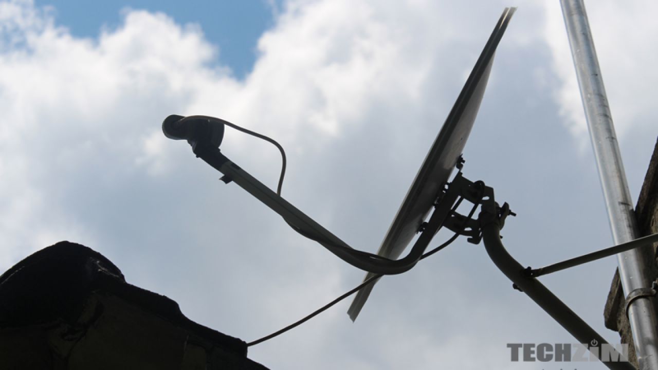 rain cover for satellite dish