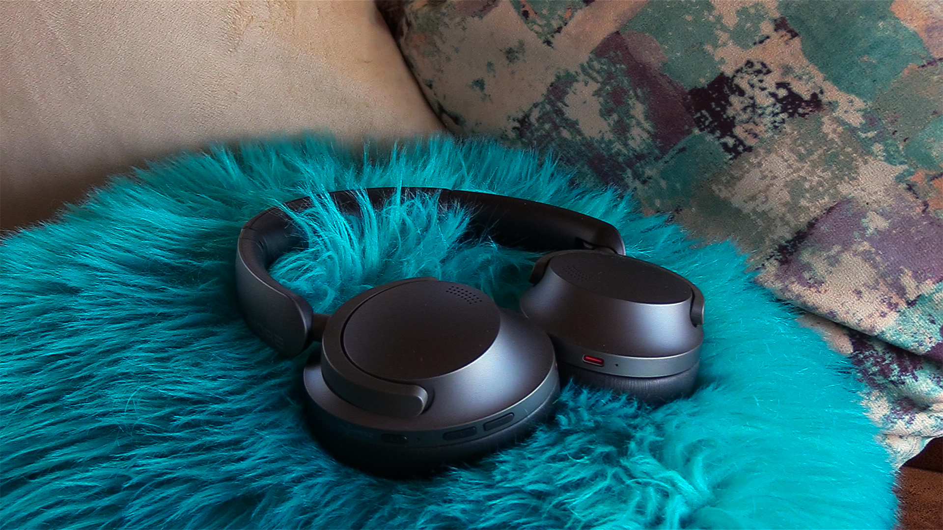 Over Ear Headphones: Noise Cancelling, Wireless & More
